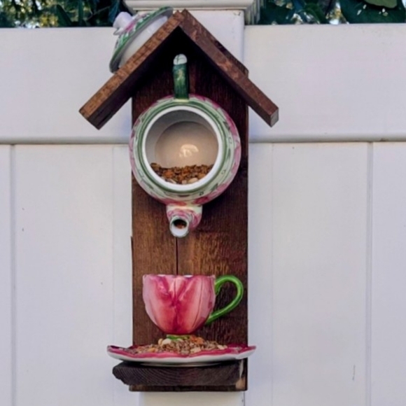 Rustic Wooden Handmade Bird Feeder Dog - Picture 8 of 16